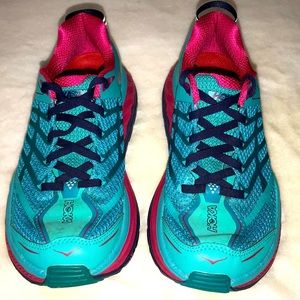 Hoka Womens 7 Barely used Turquise/Raspberry Stinson ATR 4 Running shoes